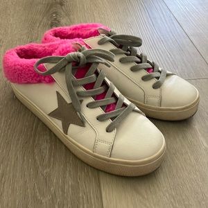 steve madden polaris star slip-on sneaker!